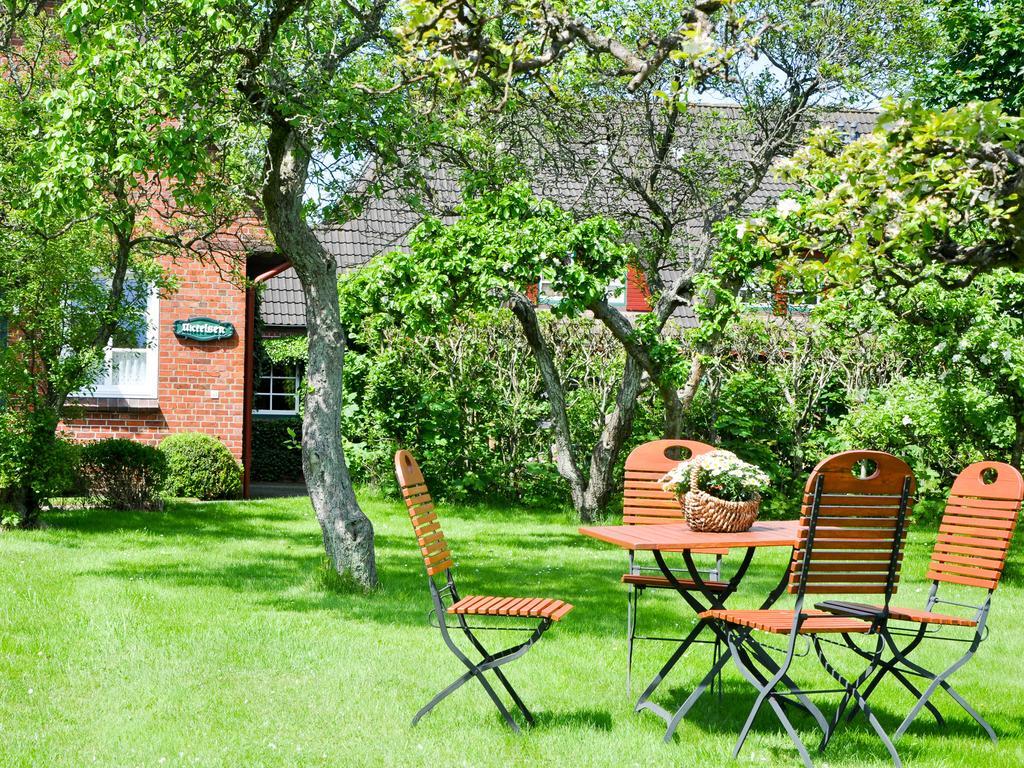 Apartamento Haus Am Deich Utersum Exterior foto